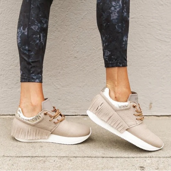 Esseutesse Leather Fringe Sneaker - Sand - Size 7.5 / 38 - Picture 11 of 12